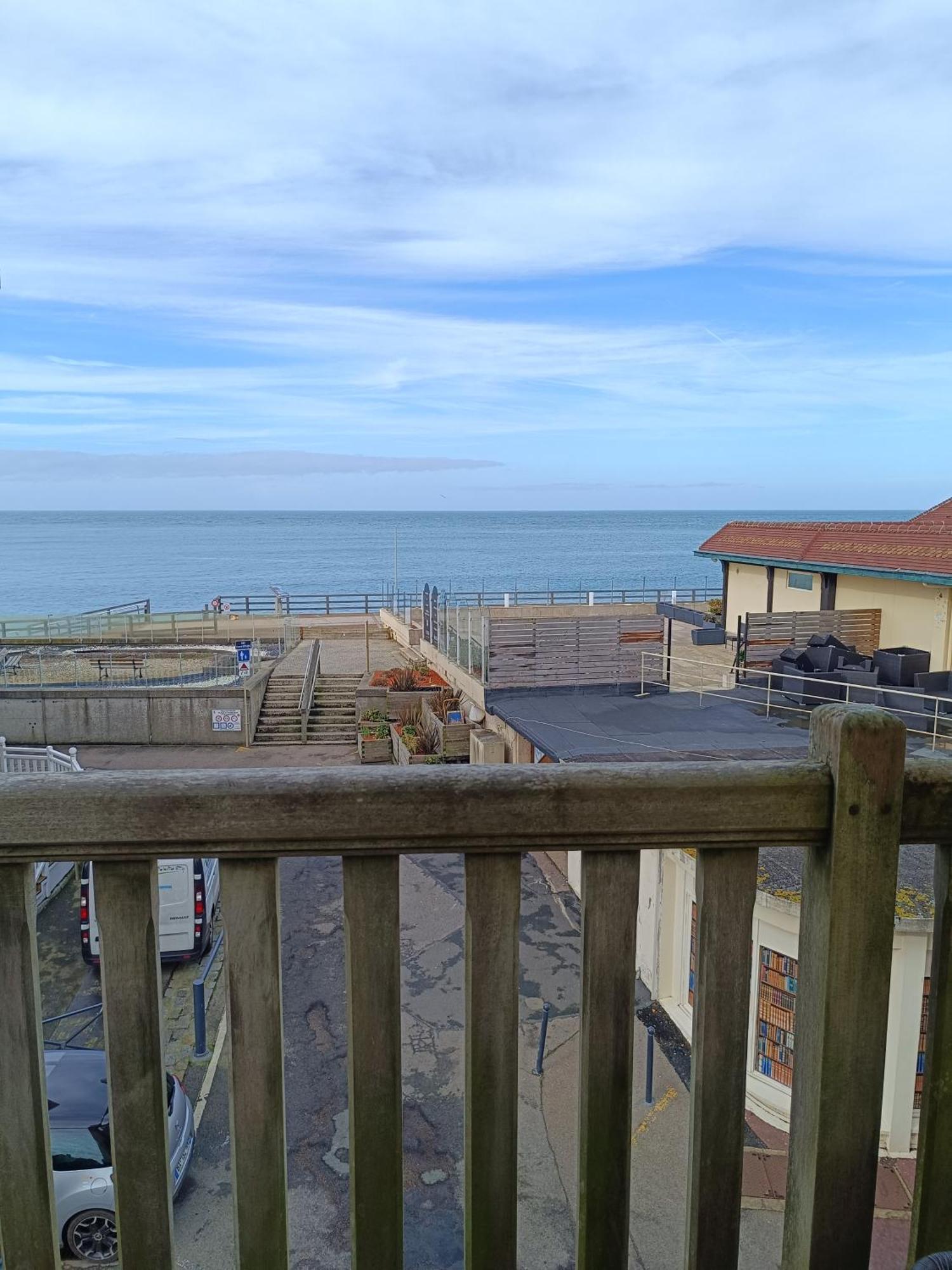 Les Galets Bleus Bed & Breakfast Etretat Bagian luar foto