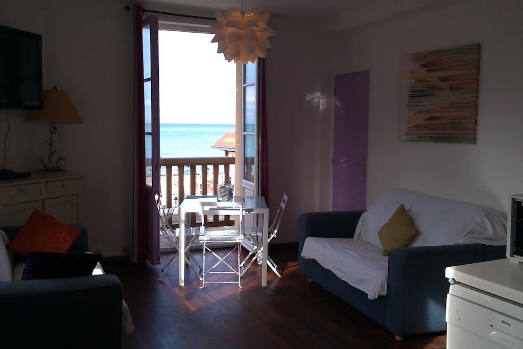 Les Galets Bleus Bed & Breakfast Etretat Ruang foto